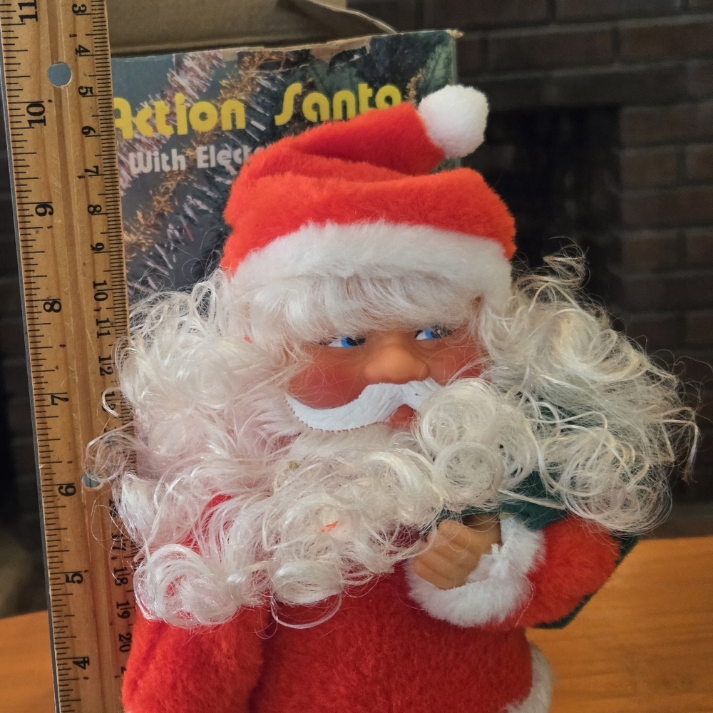 Vtg Annoying Kitschy Action Santa with Electronic Music with Box Christmas WORKS - Picture 10 of 12